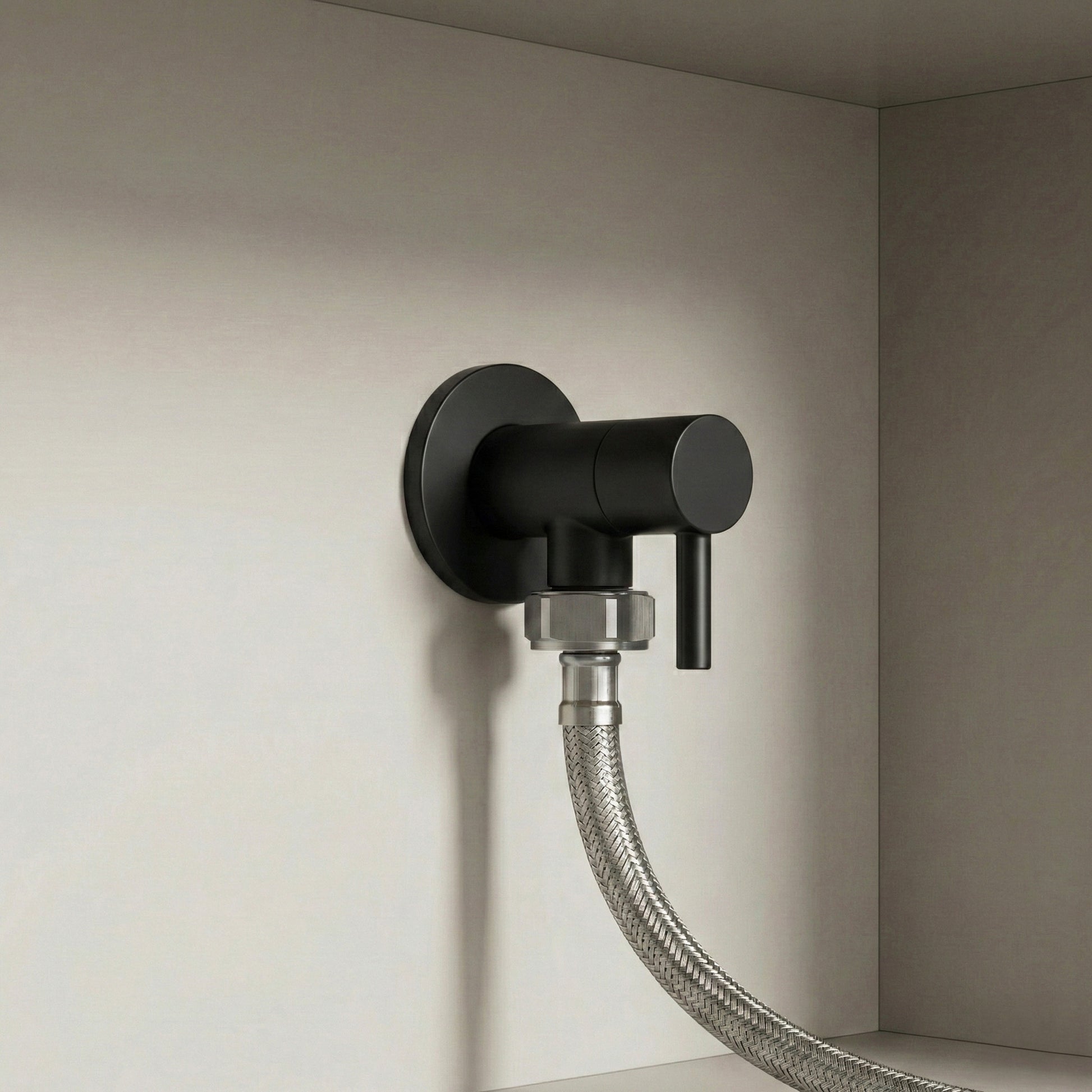 Robinet colțar 1/2" x 3/4" Black  5