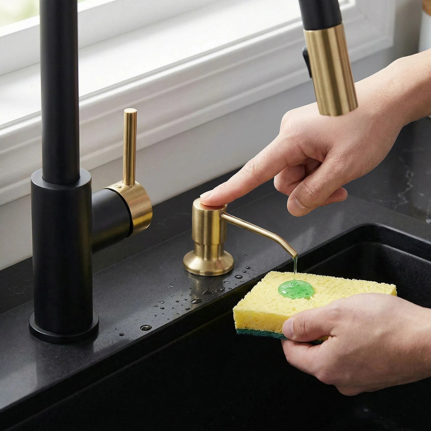 Dispenser chuveta pentru detergent Rea LON Brush Gold  1