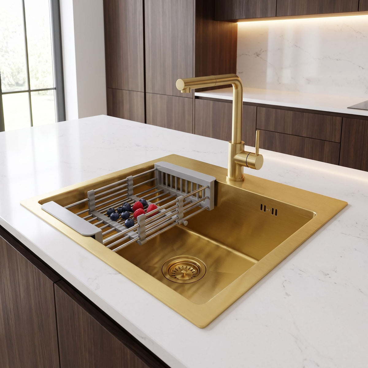 Chiuvetă Din Oțel Cu Set De Accesorii 3 Buc. REA Leo 40 Brush Gold Accesorii Bej 10
