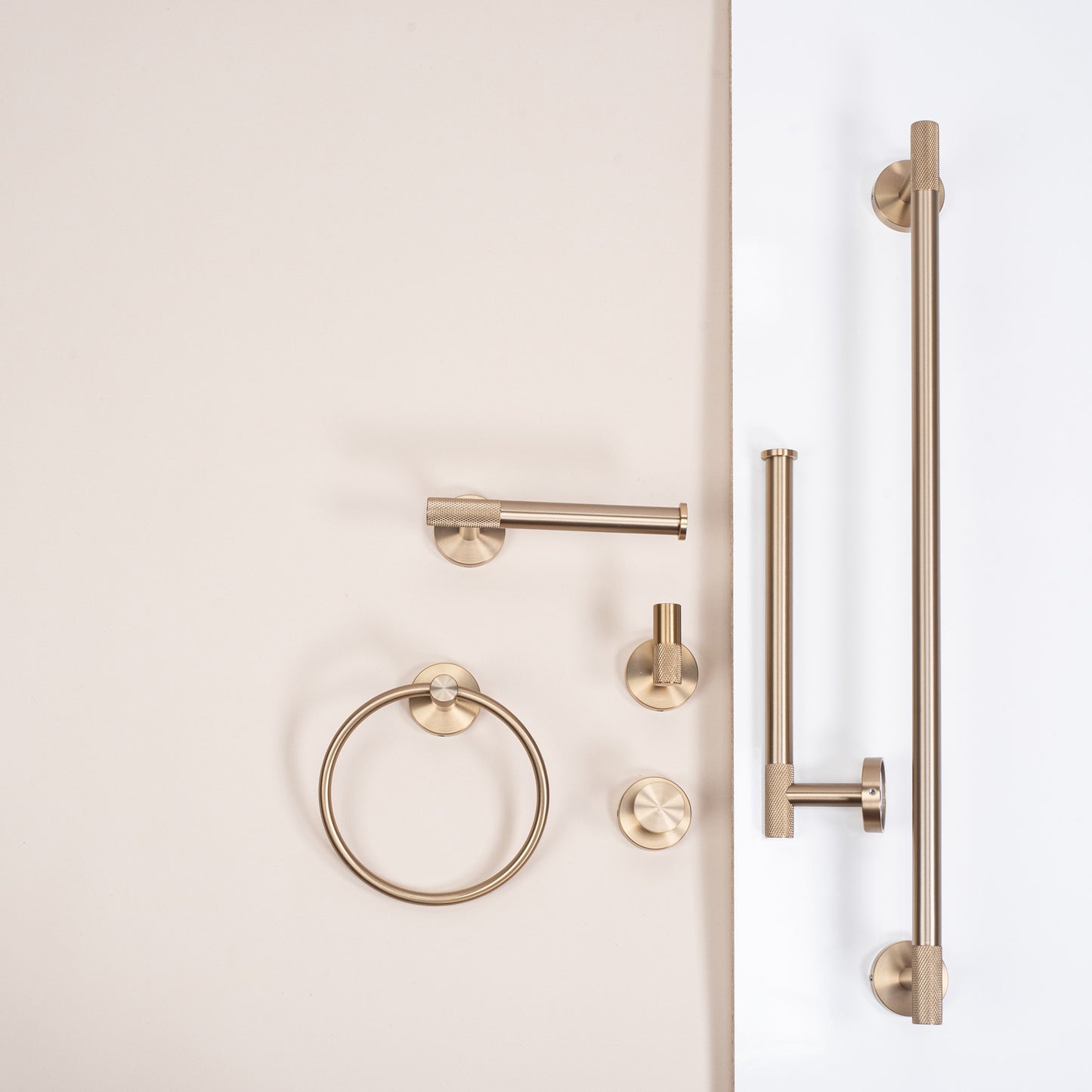 Cuier de baie Ring 6610 Modern Brush Gold  6