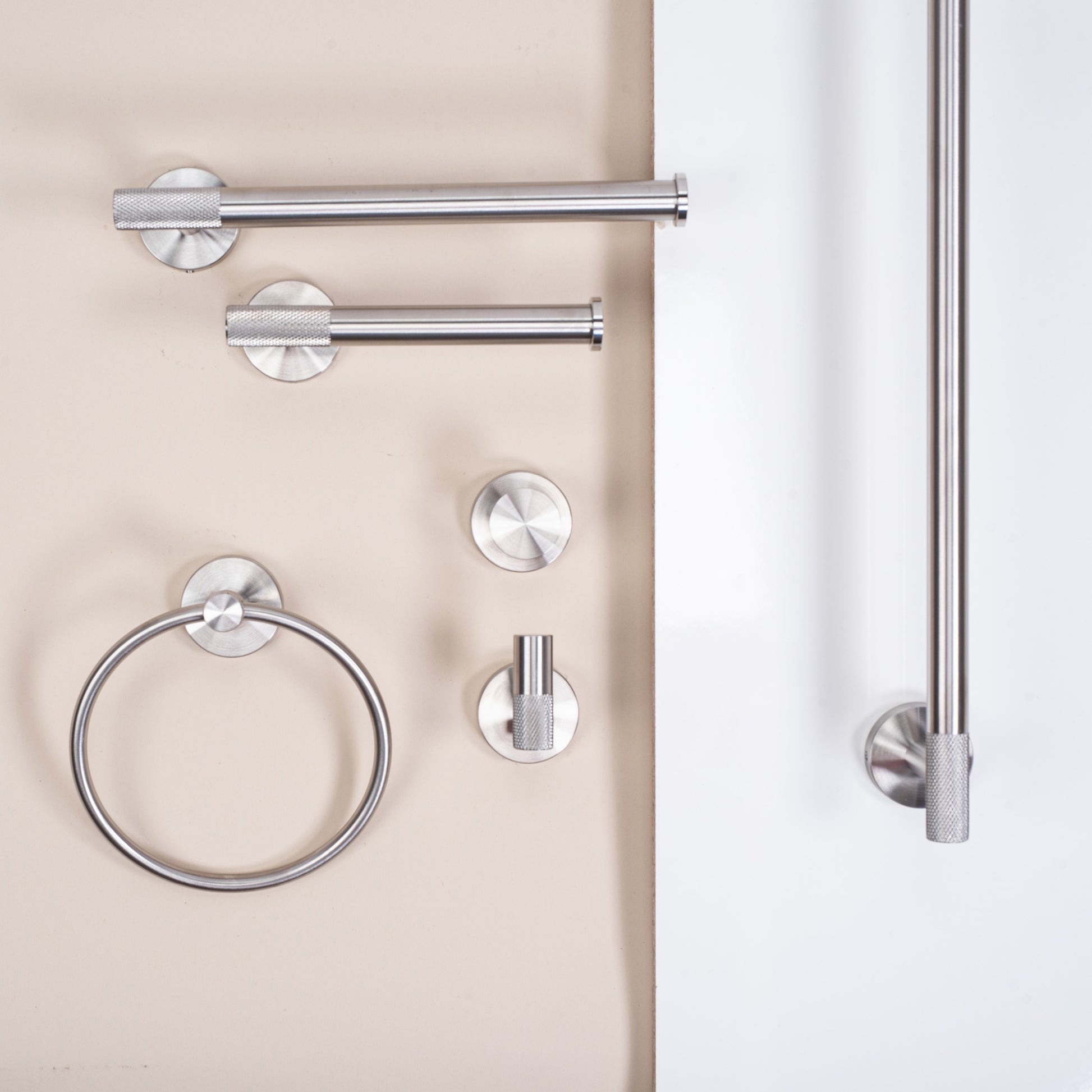 Cuier de baie Ring 6610 Modern Brush Nickel  8