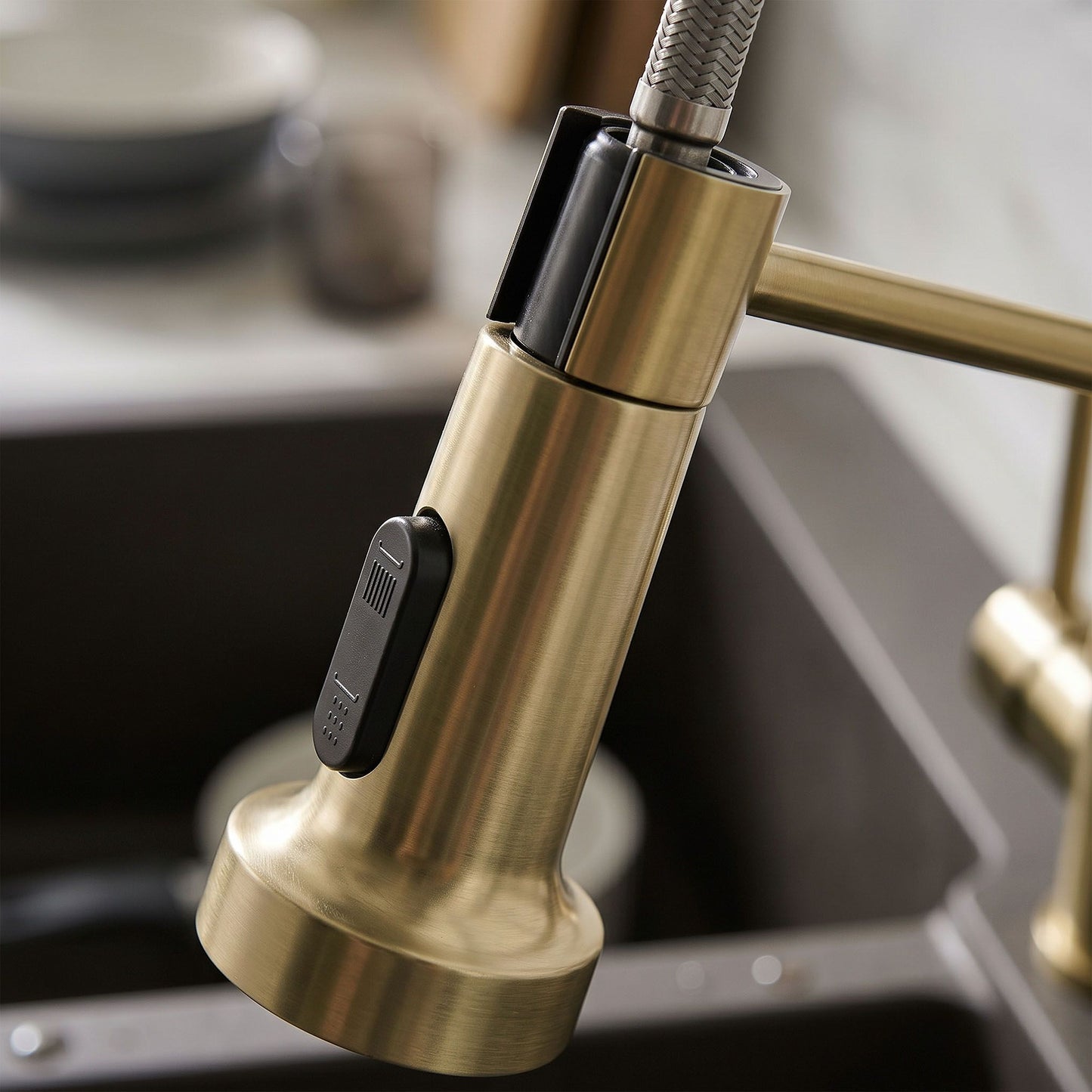 Cap Cu Aerator Pentru Baterie De Bucătărie REA Colin Brush Gold 2