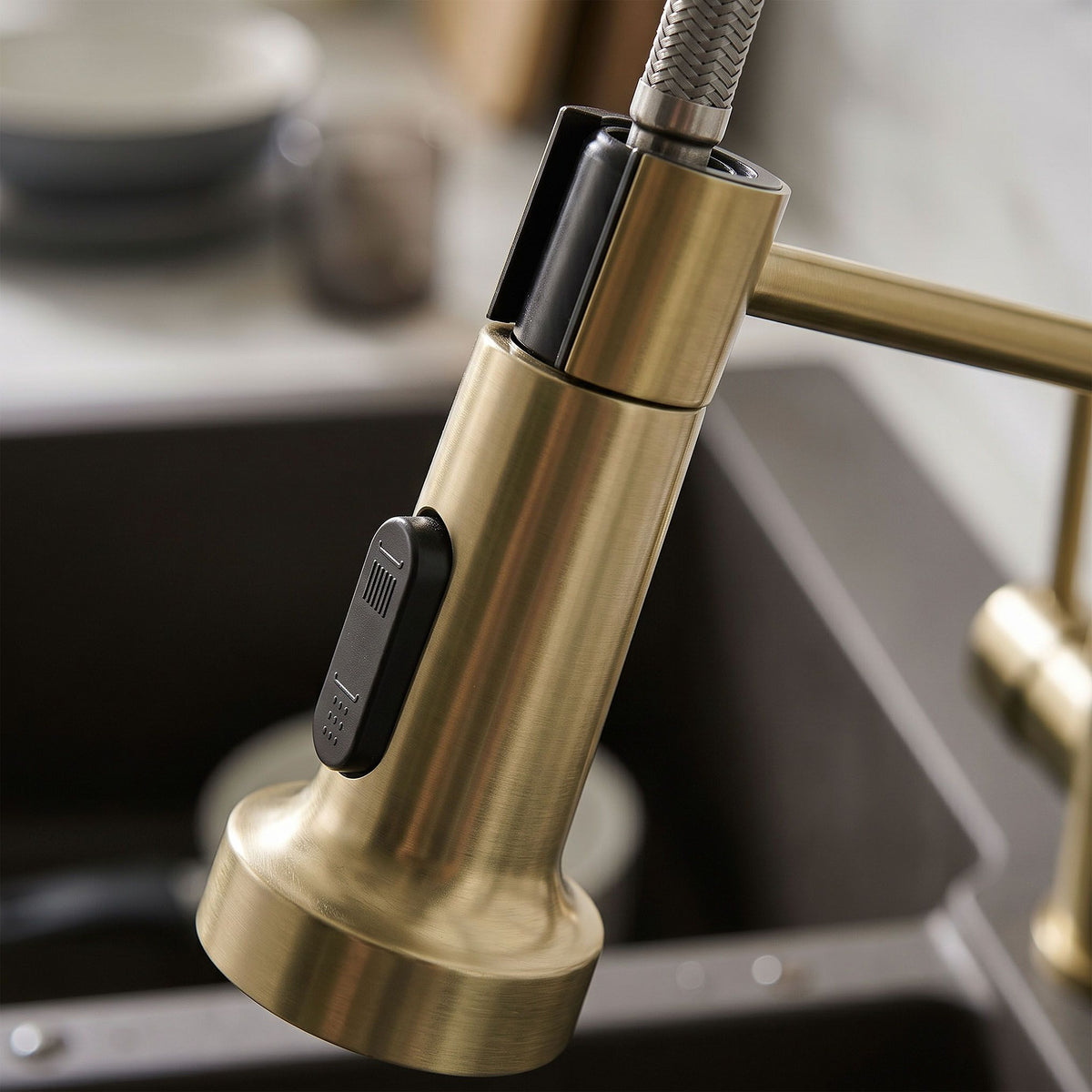Cap Cu Aerator Pentru Baterie De Bucătărie REA Colin Brush Gold 2