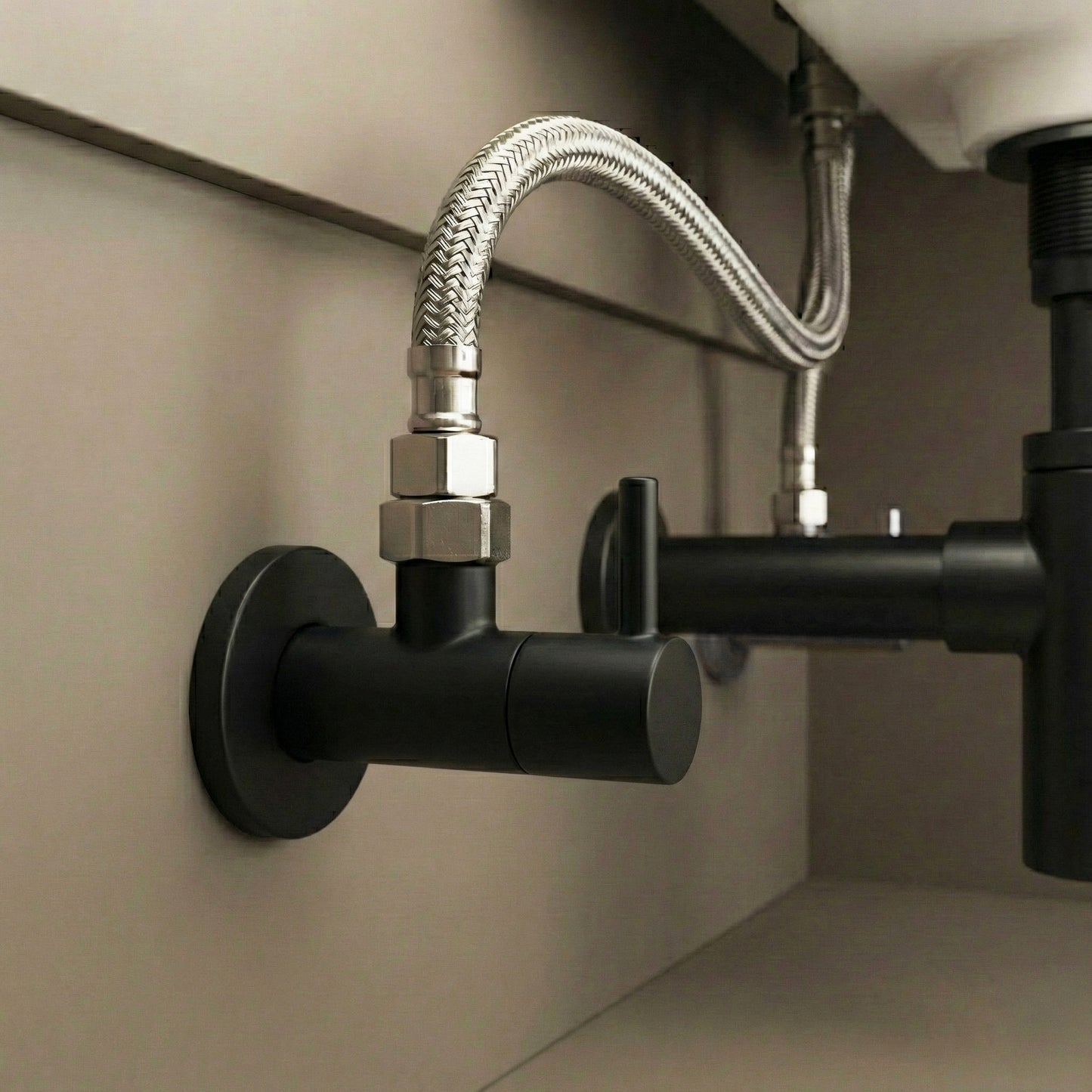 Robinet colțar 1/2" x 3/8" Black  2