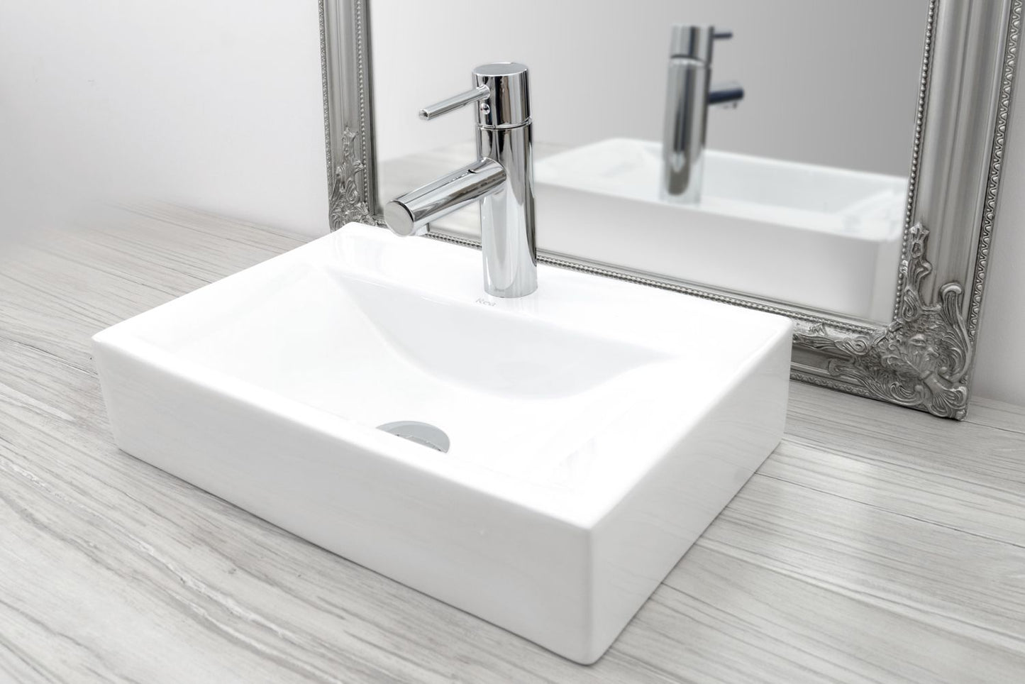Robinet pentru lavoar Rea Tess scurt 7