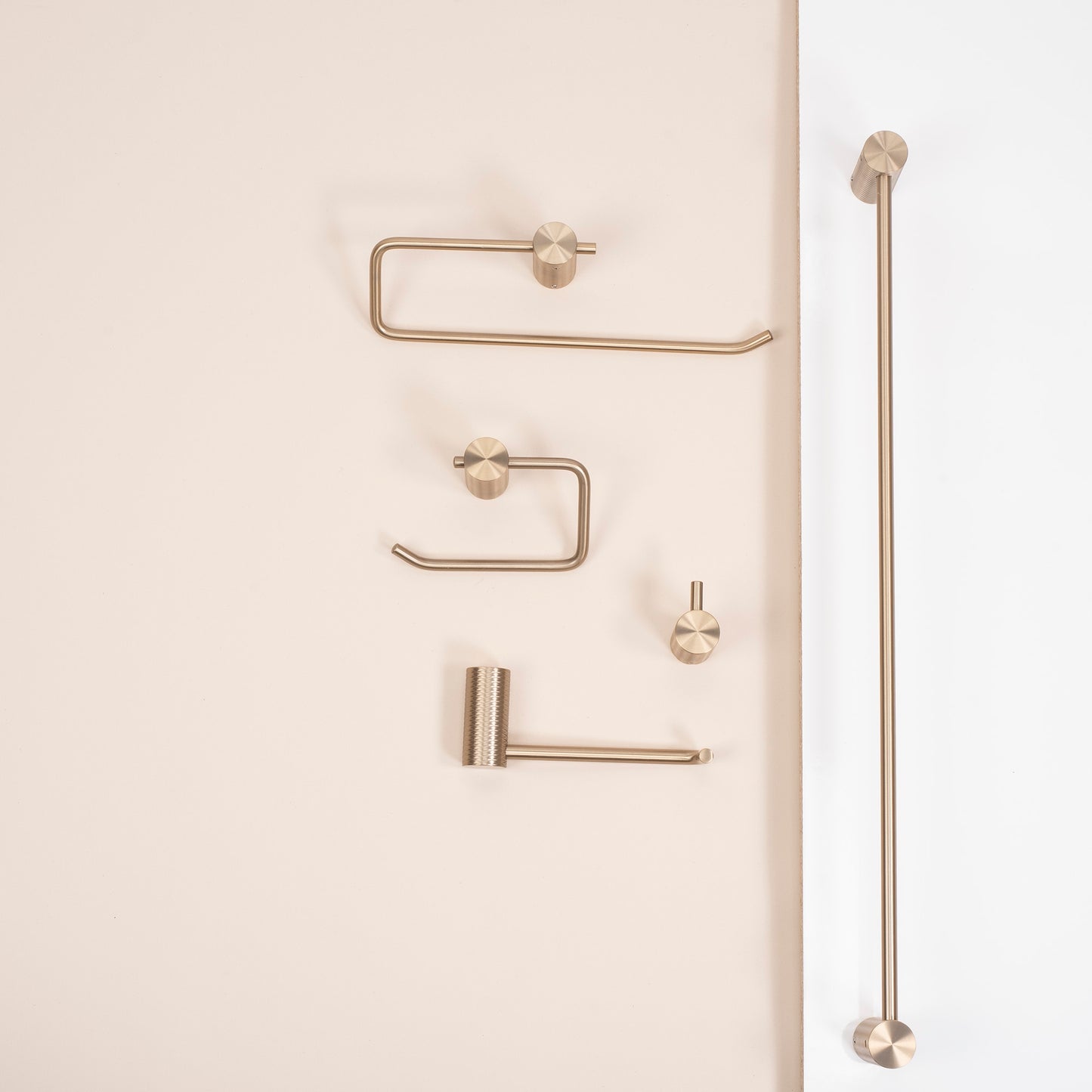 Cuier De Baie 9711a Prism Brush Gold  4