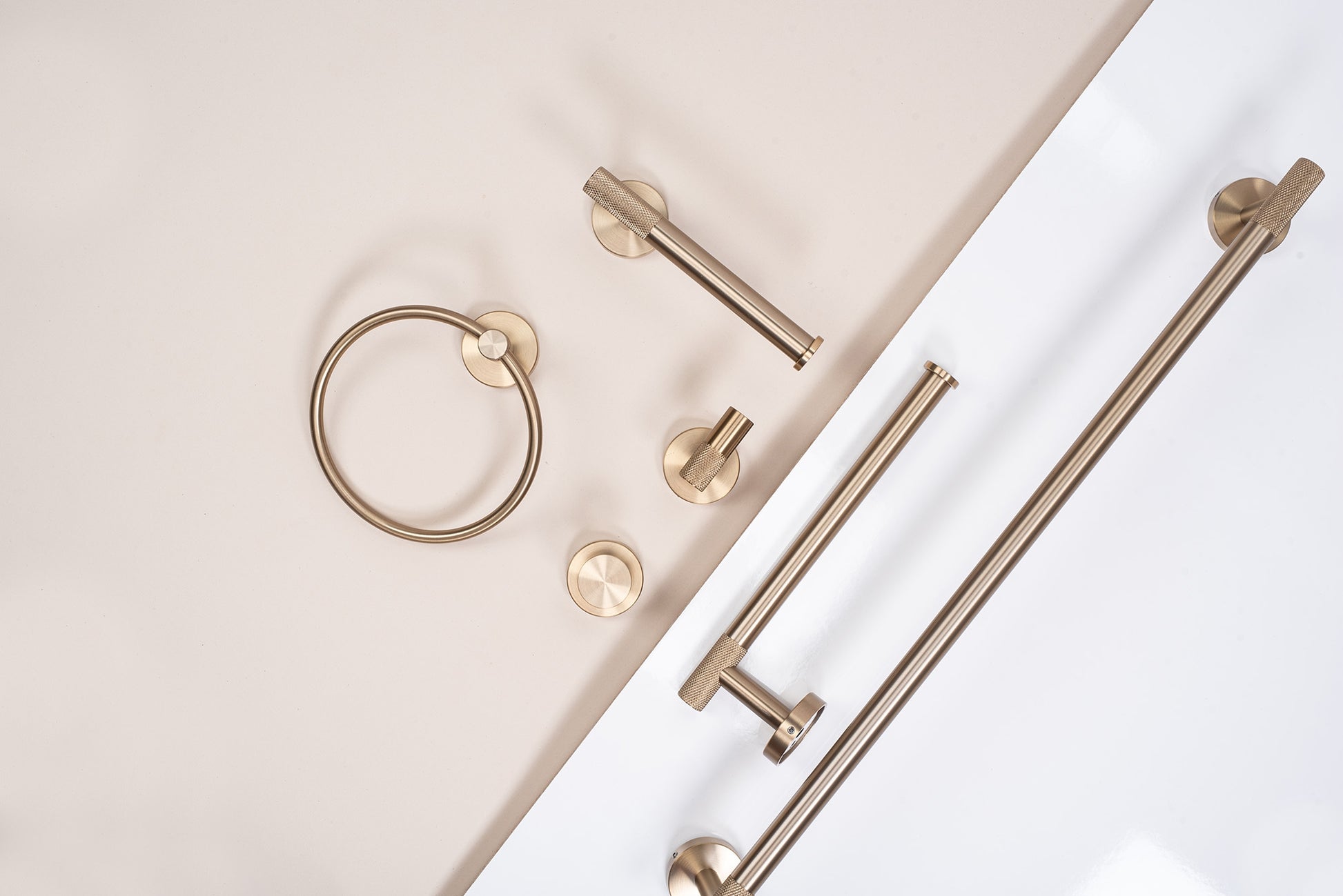 Cuier de baie Ring 6610 Modern Brush Gold  5